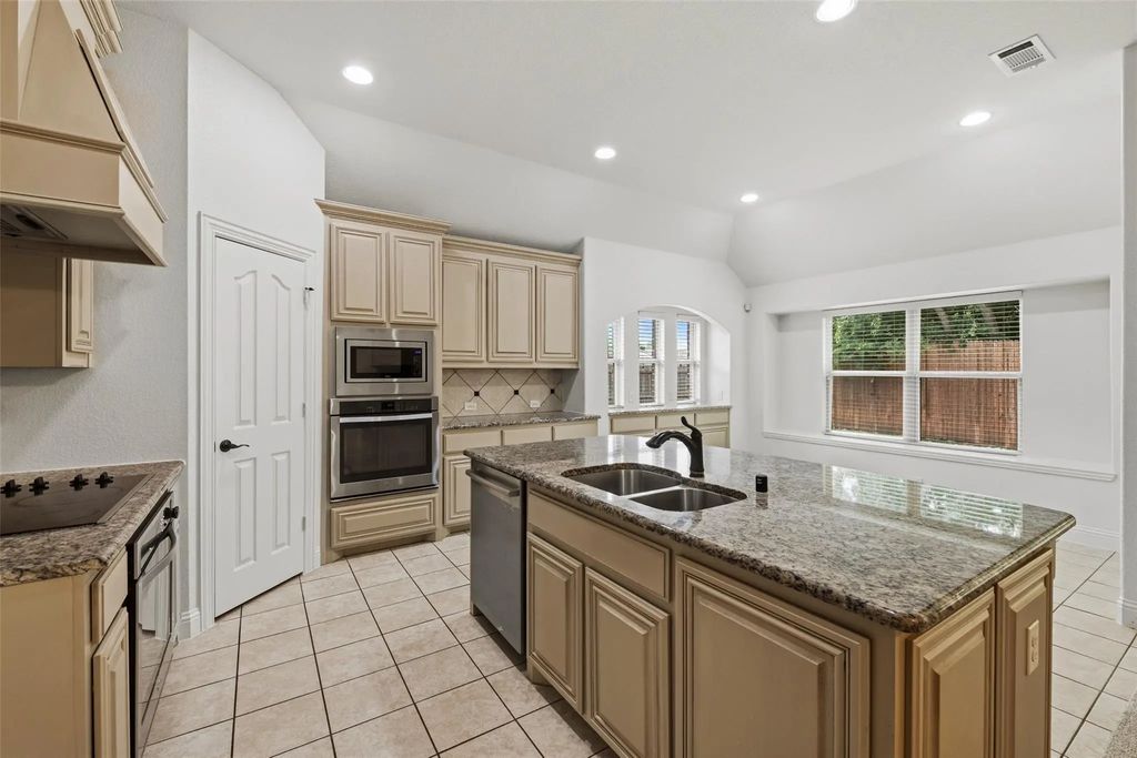 513 Harvest Trail, Midlothian