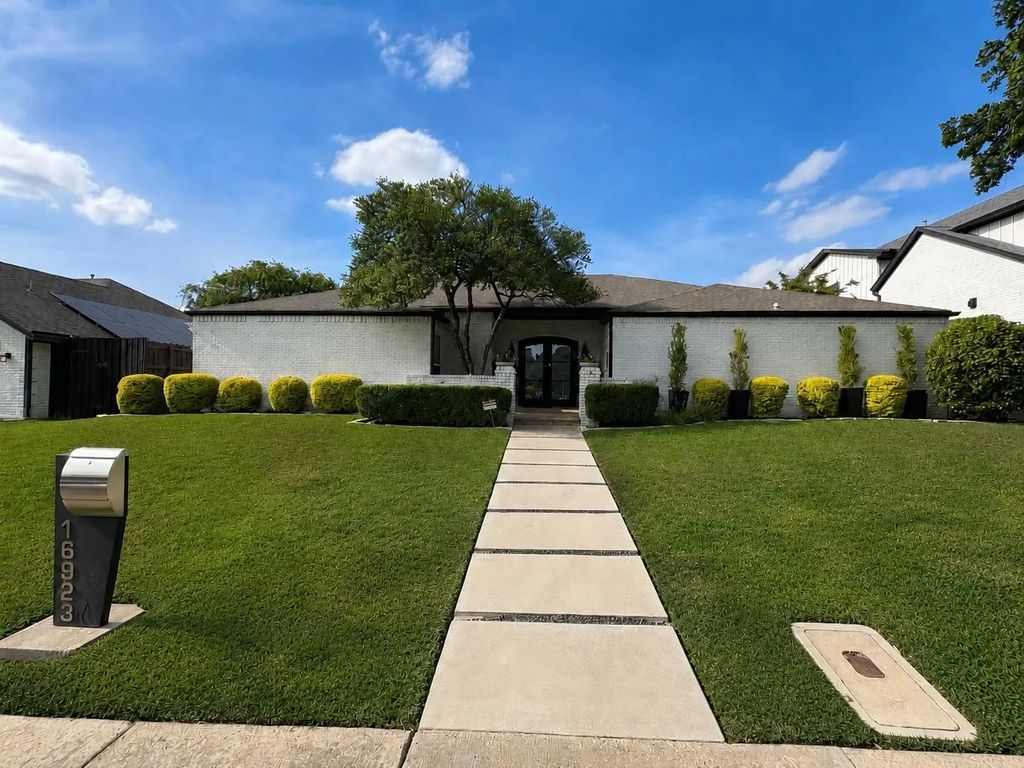 16923 Park Hill Drive, Dallas