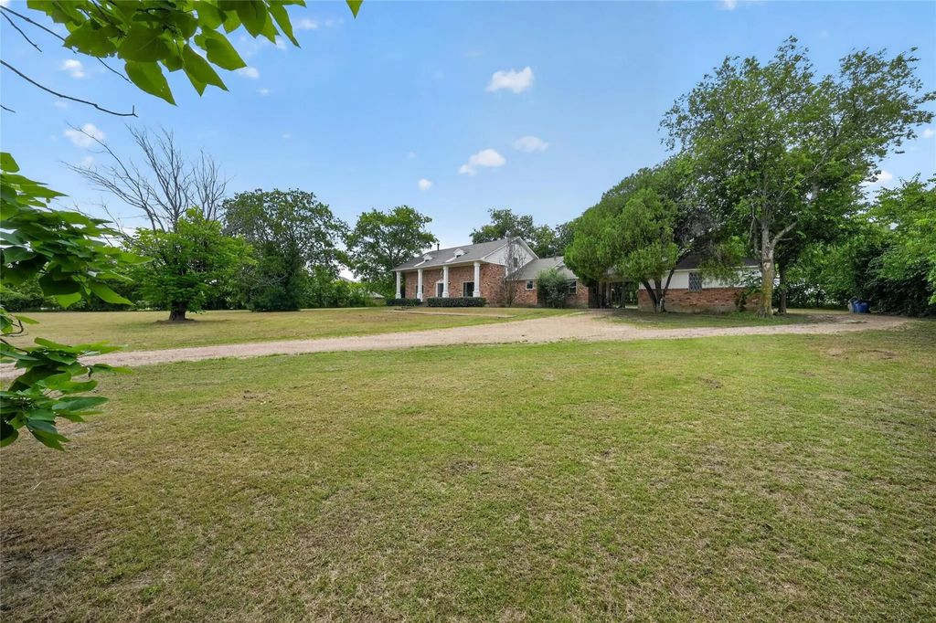 928 E Bear Creek Road, Glenn Heights