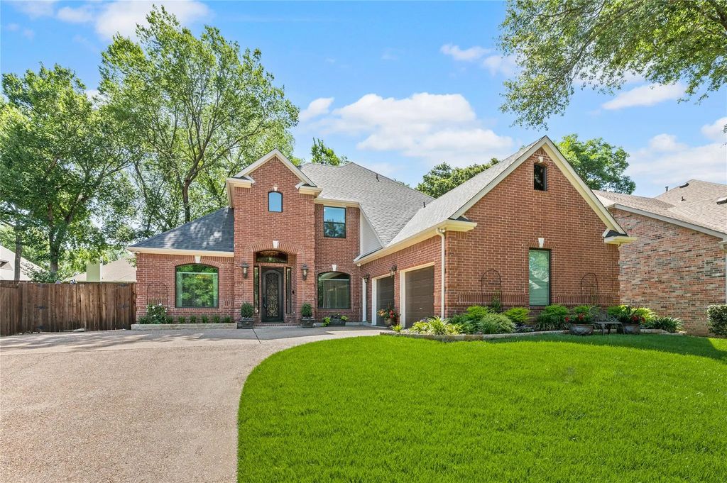 820 Glen Garry Drive, Flower Mound