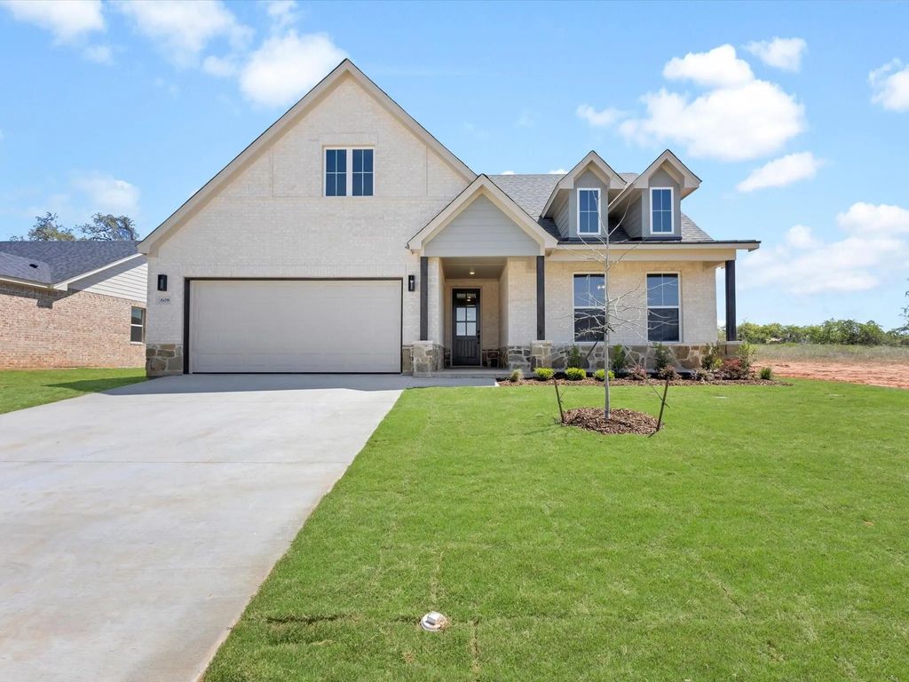 608 Jameson, Springtown