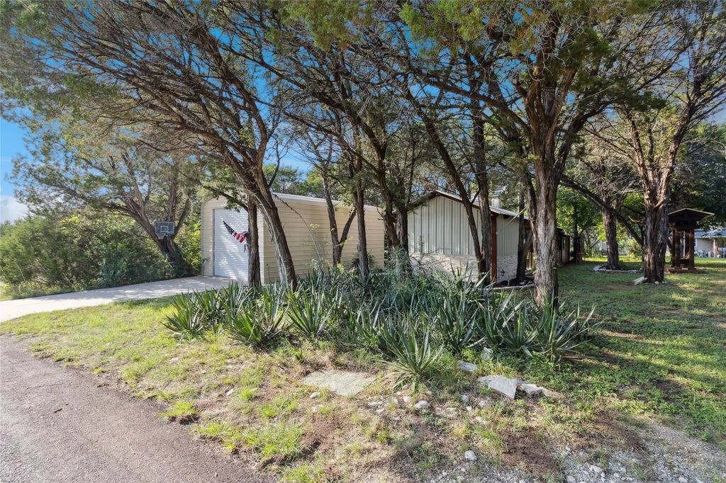 2805 Rockwood Drive, Granbury