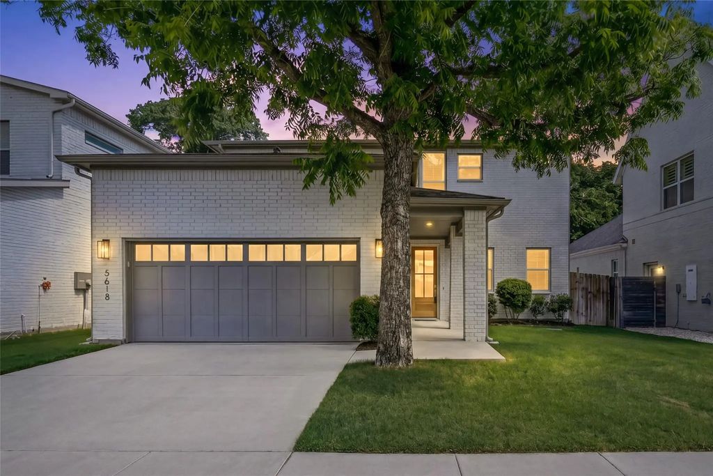 5618 Oaks Lane, Westworth Village