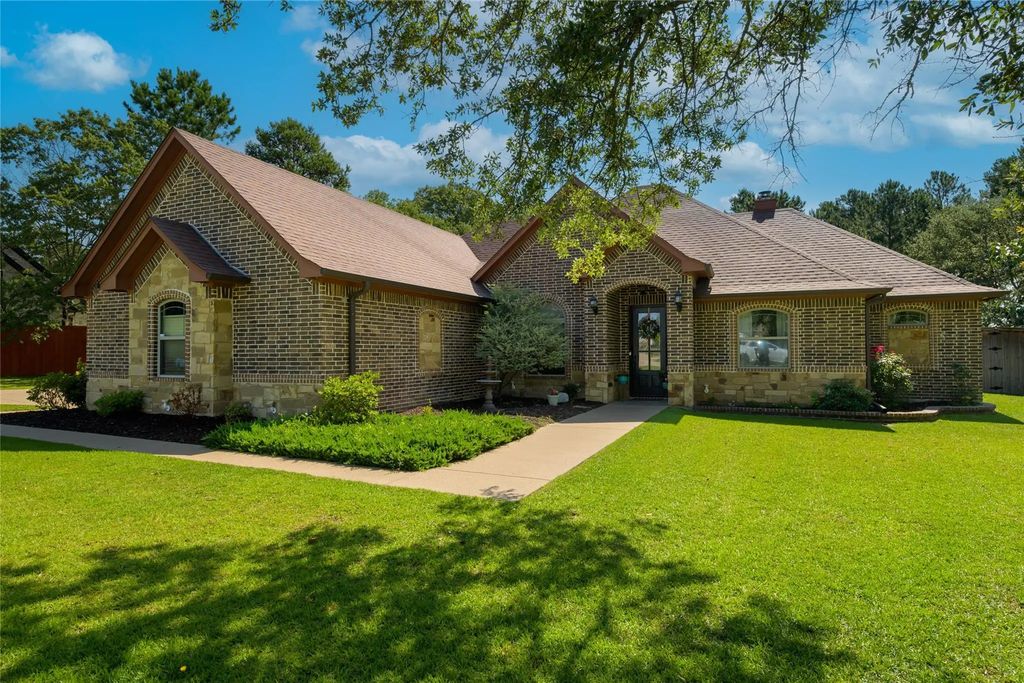 181 Private Road 6325, Mineola