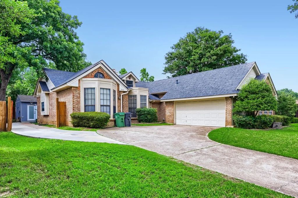 709 Whistler Drive, Arlington