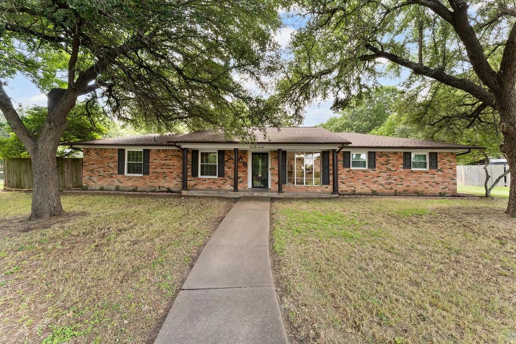 426 Brook Hollow Circle, DeSoto
