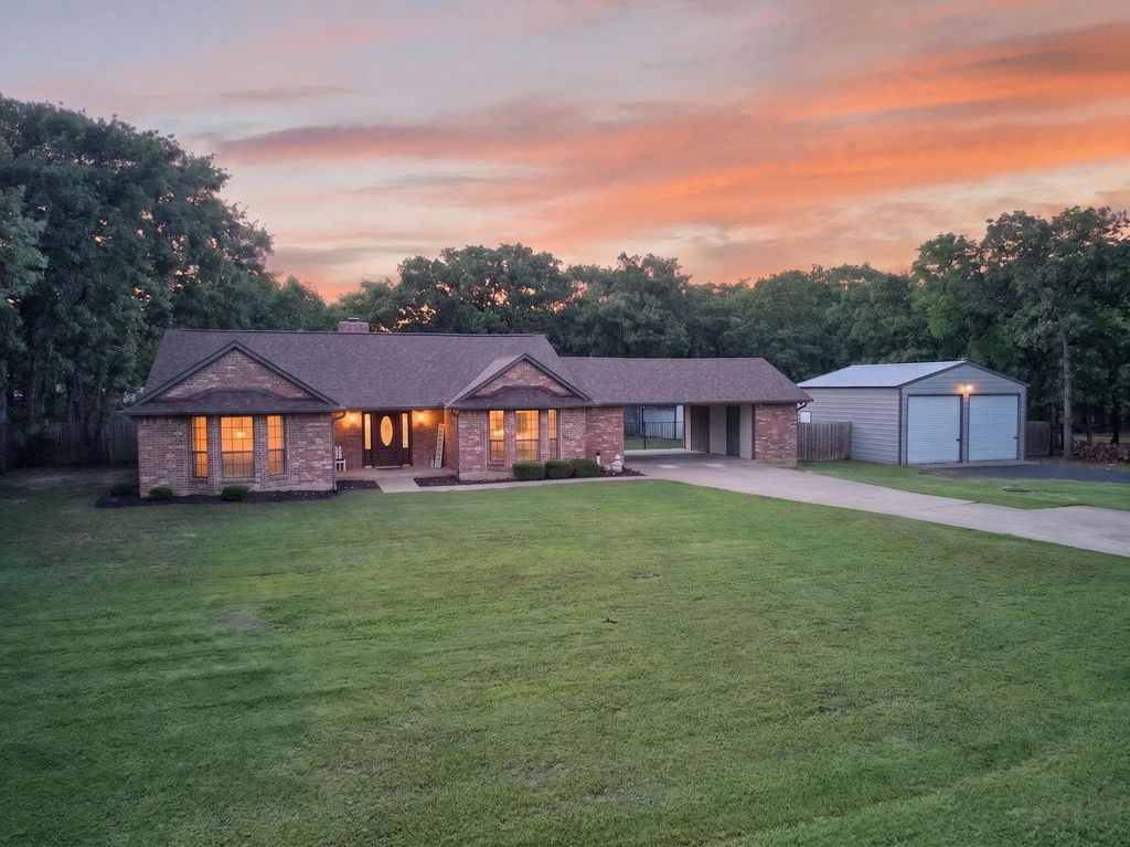 23 Hillside Drive, Wills Point