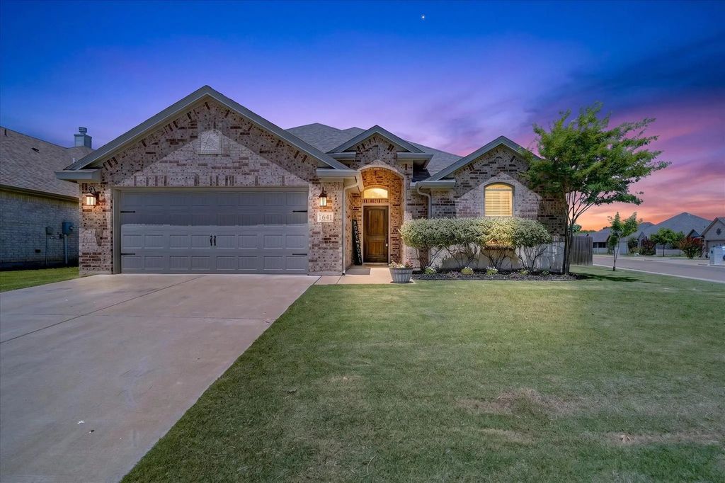 1641 Town Creek Circle, Weatherford