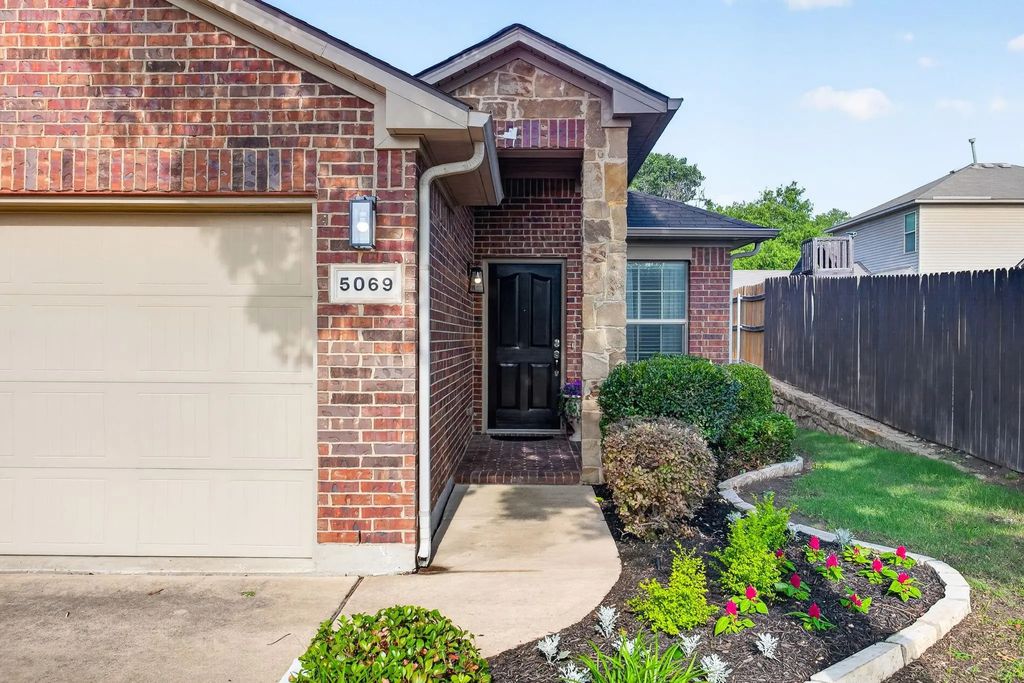 5069 Britton Ridge Lane, Fort Worth