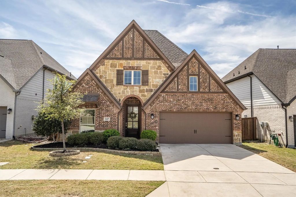 1647 Twistleaf Road, Northlake