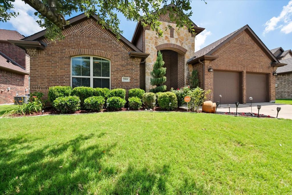 2919 Ladoga Drive, Grand Prairie