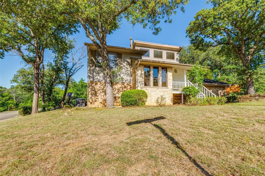 2 Indian Trail, Hickory Creek