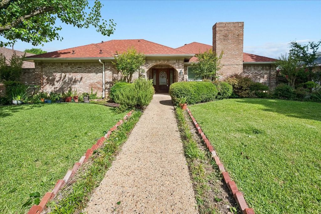 6611 Fernshaw Drive, Dallas