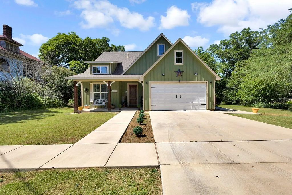 540 E Main Street, Pilot Point