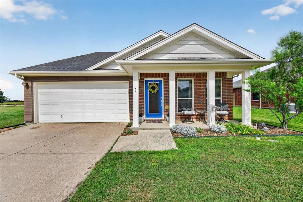 1505 First Street, Sanger