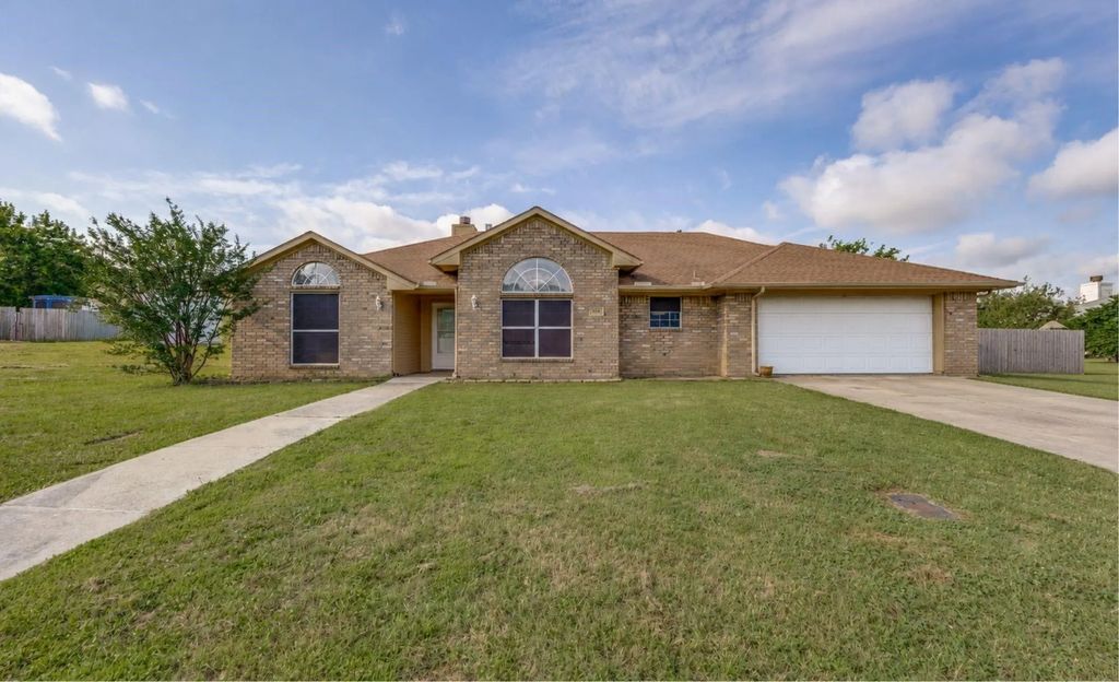 303 Bryant Street, Pottsboro