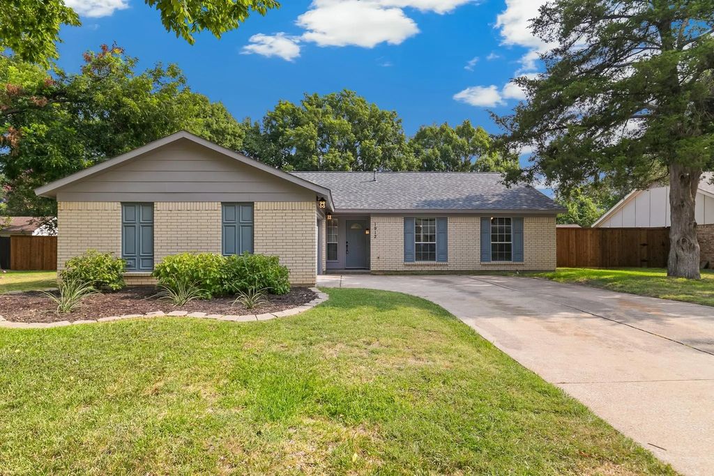 1912 Buckeye Drive, Flower Mound