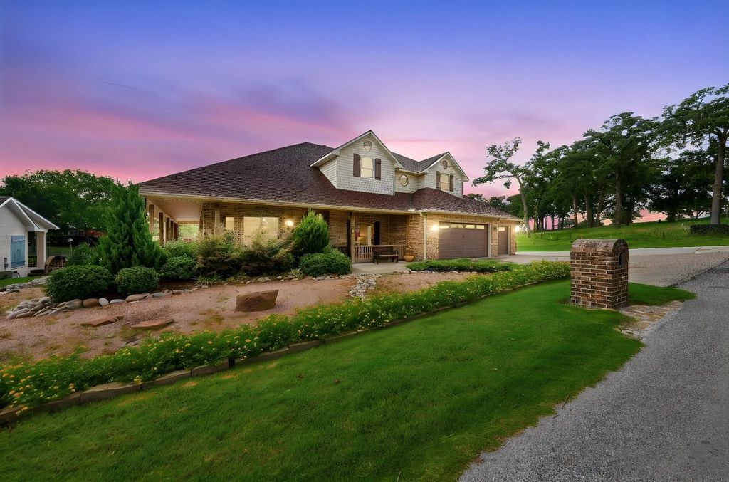 19022 Tennis Court Drive, Kemp