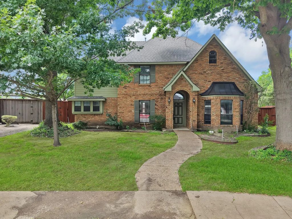 5 Creekcrest Court, Allen