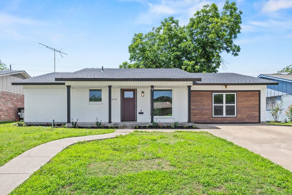 2134 Bowie Drive, Carrollton