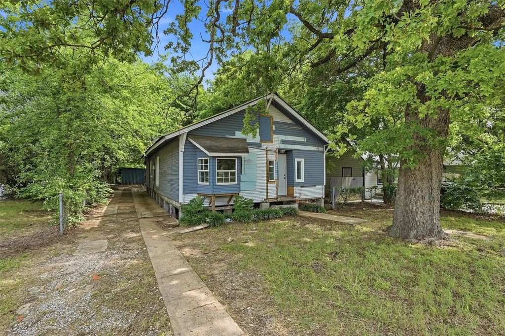 829 W Walker Street, Denison