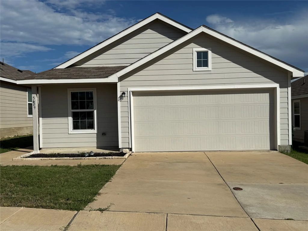5609 Hepburn Street, Forney