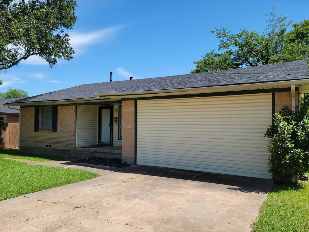 1220 Lewis Drive, Garland