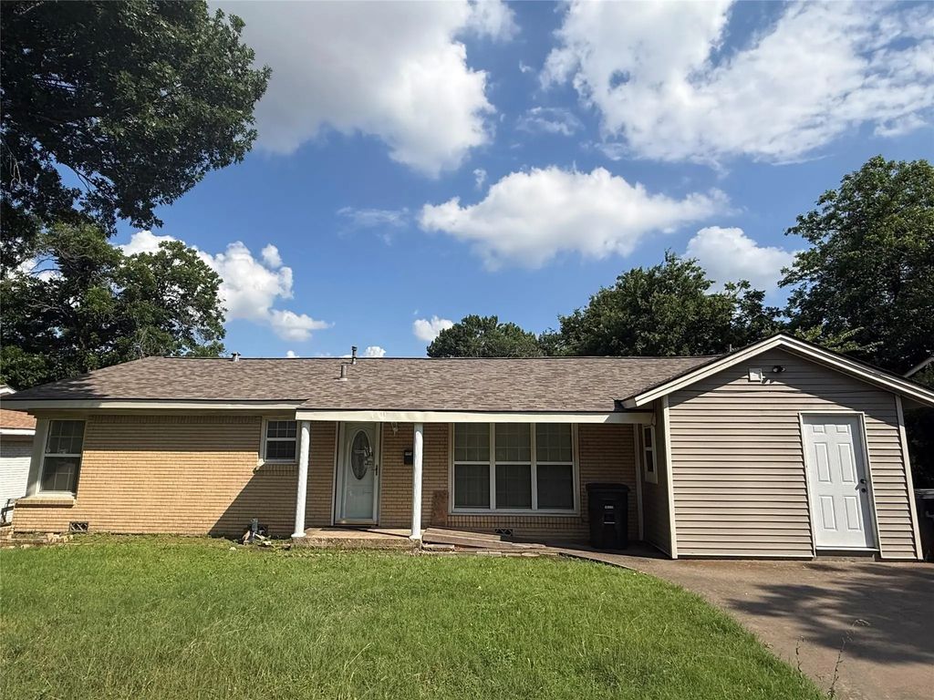 1003 Euclid Street, Cleburne