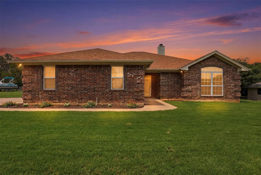 3910 View Point Drive, Granbury