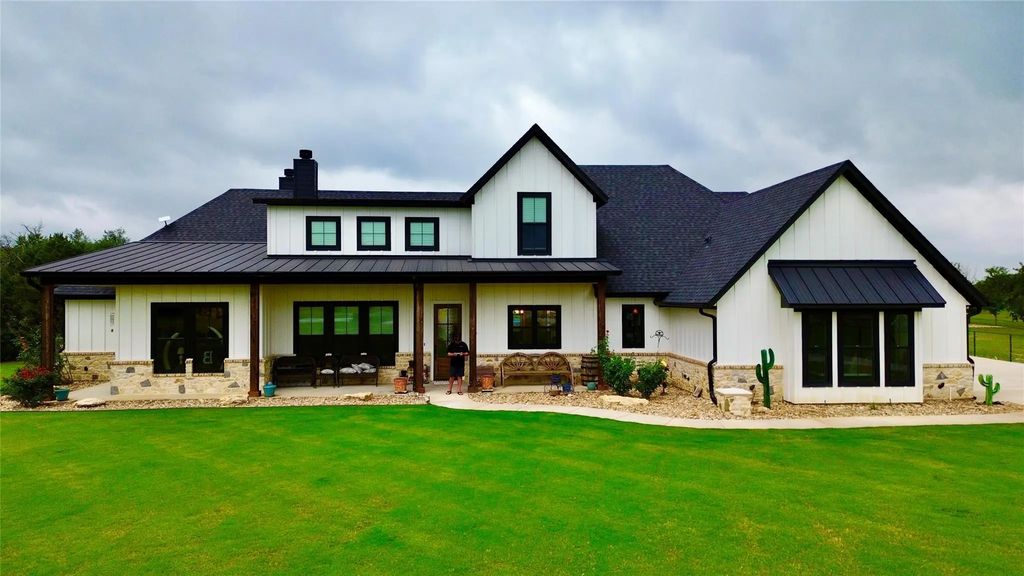 1096 Timber Hills Drive, Weatherford