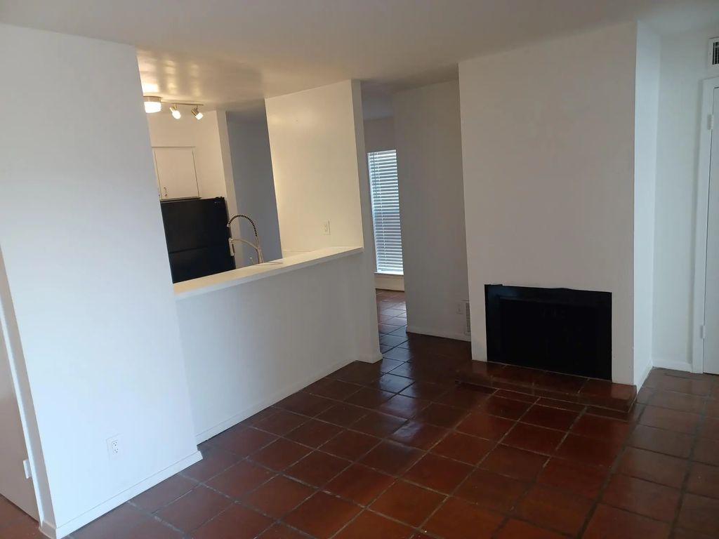 4432 Buena Vista Street 202, Dallas