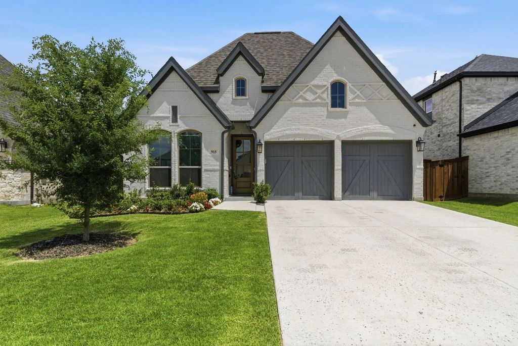 915 Winter Cherry Lane, Haslet