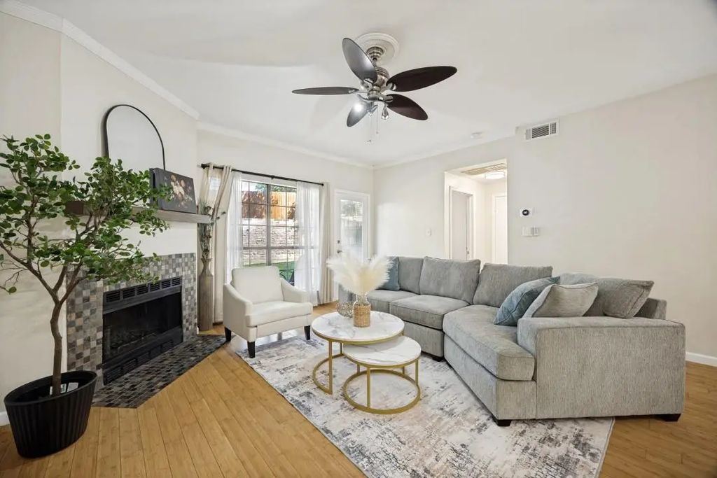 5619 Preston Oaks Road 305, Dallas