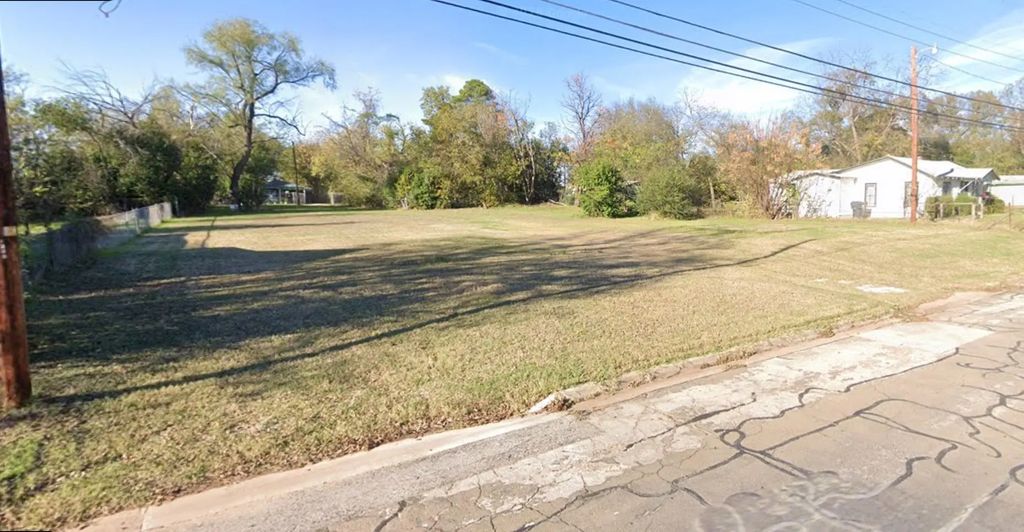 1204 E Calhoun Avenue, Waco
