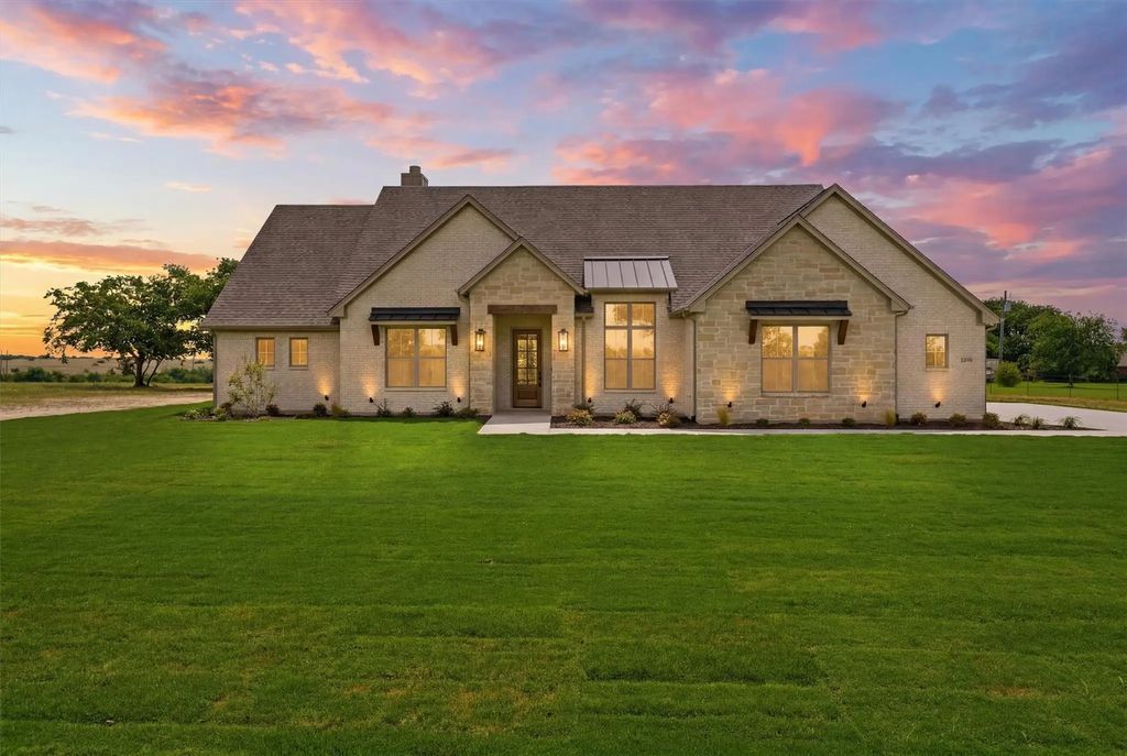 6056 County Road 1229, Godley