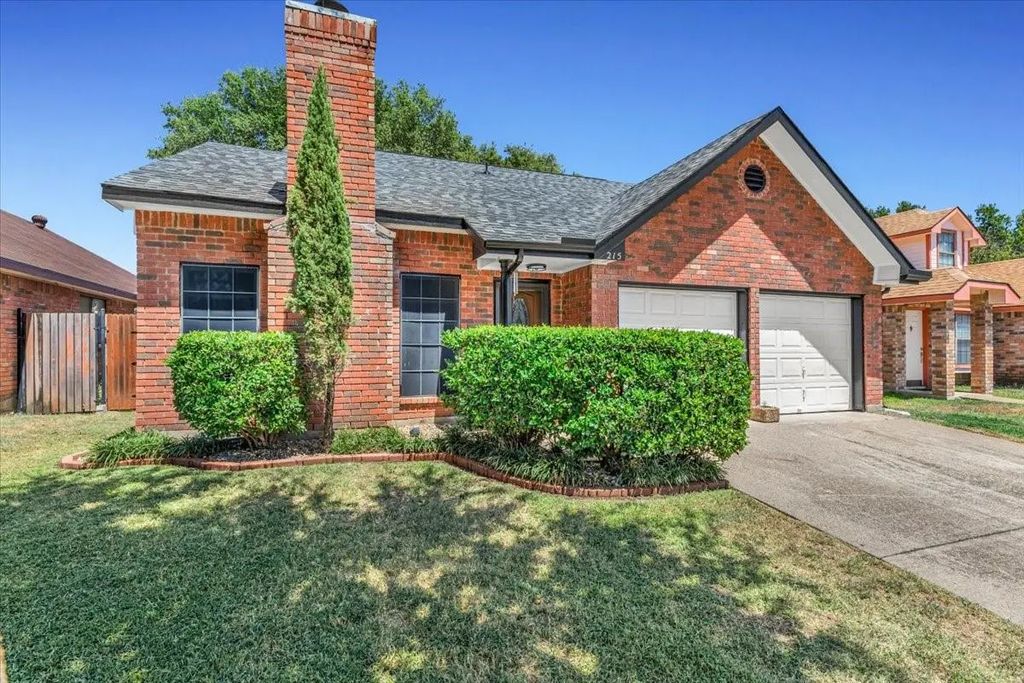 215 Ironbark Drive, Arlington