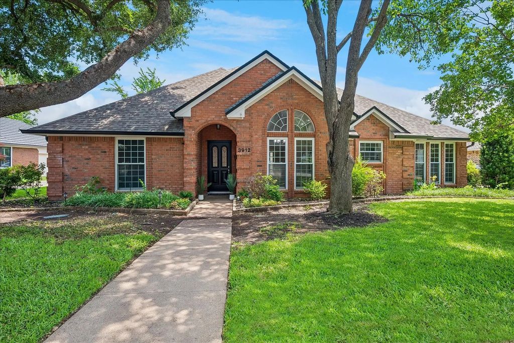 3912 Brookside Drive, Bedford