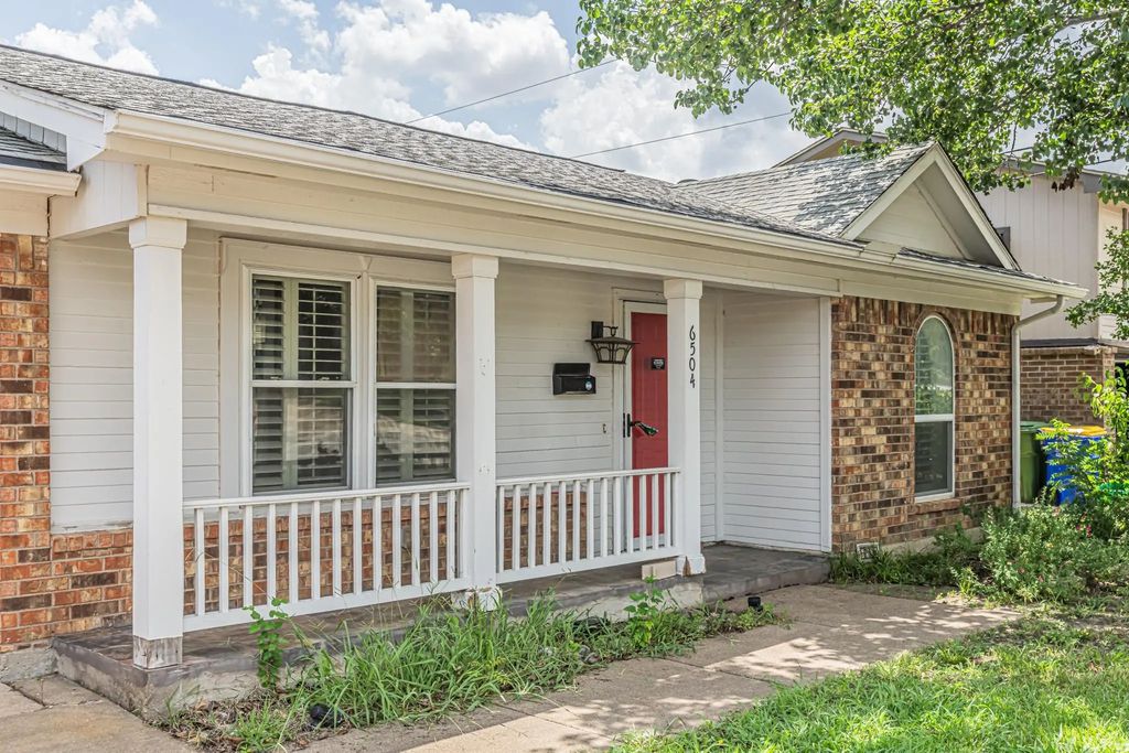 6504 Johnnie Street, Watauga