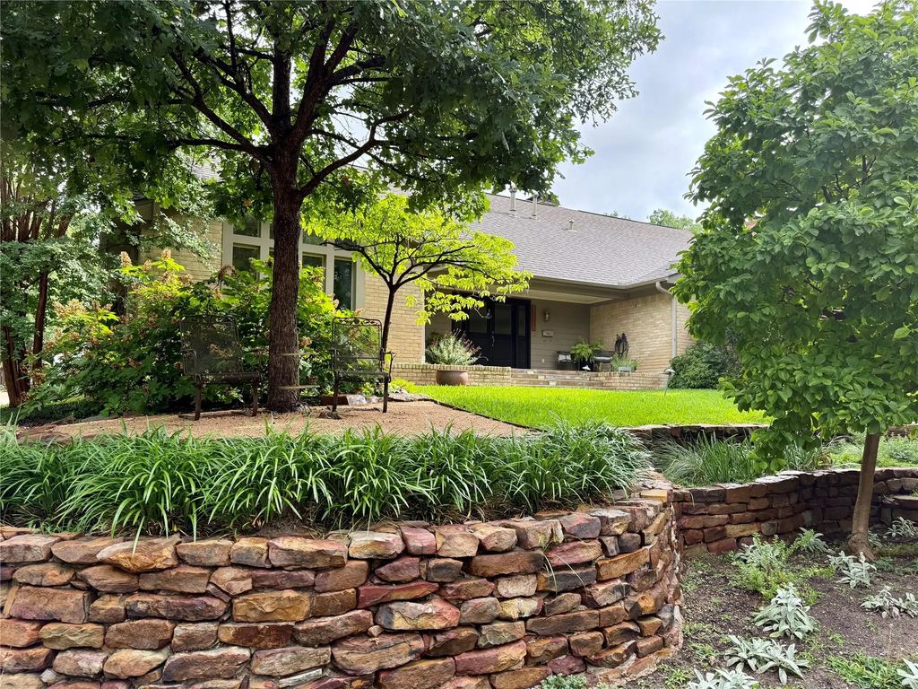 10115 Chesterton Drive, Dallas