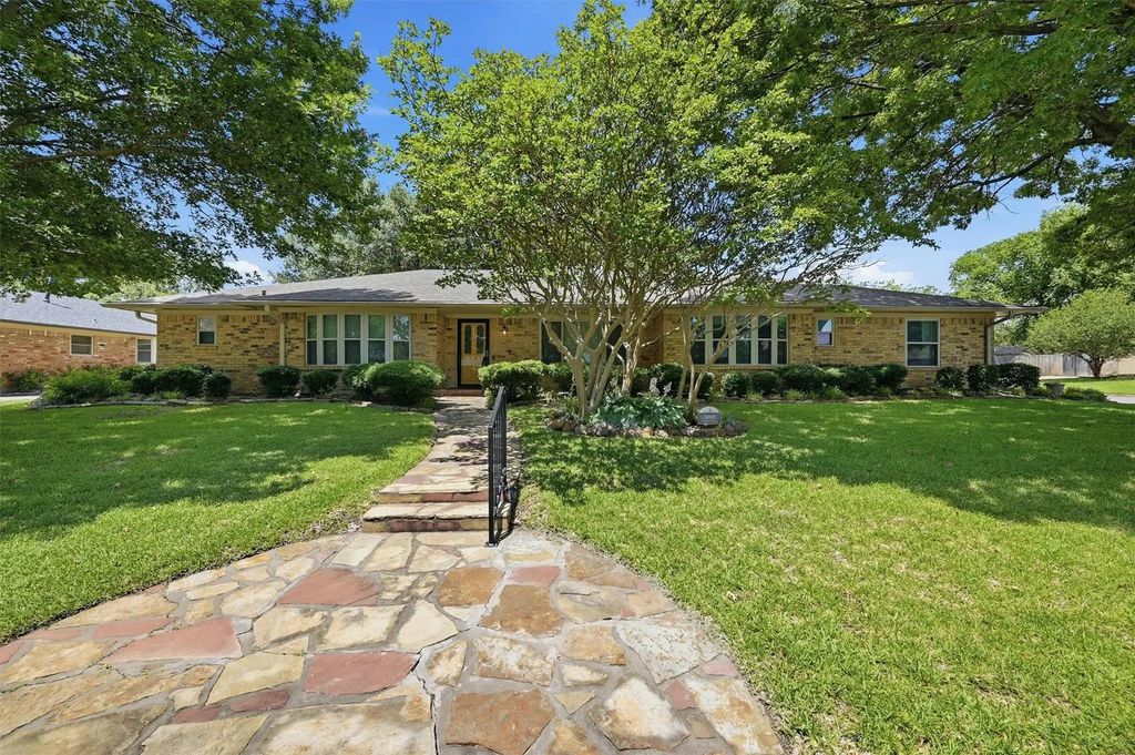 3008 Redbud Trail, Sherman