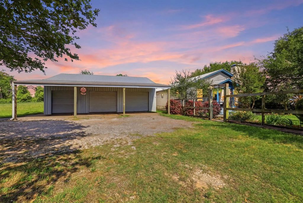 702 Noonday Road, Chandler