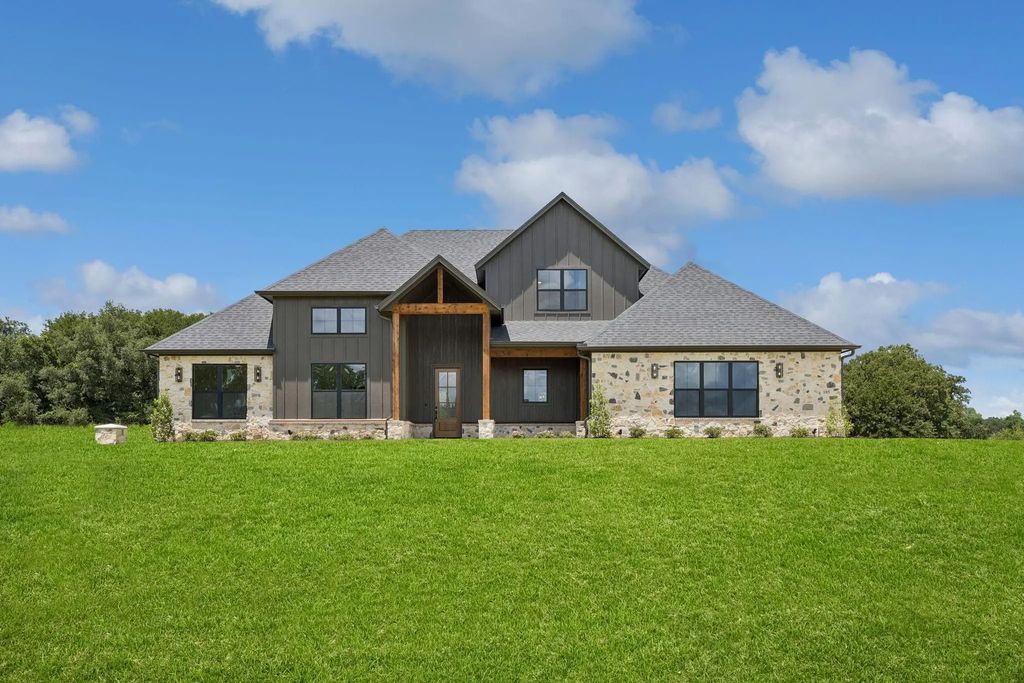 105 Desperado Way, Weatherford