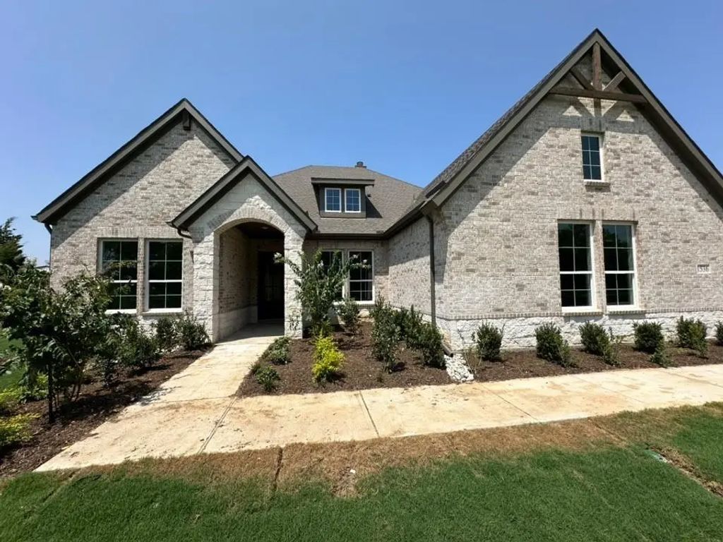 1536 County Road 4910, Leonard