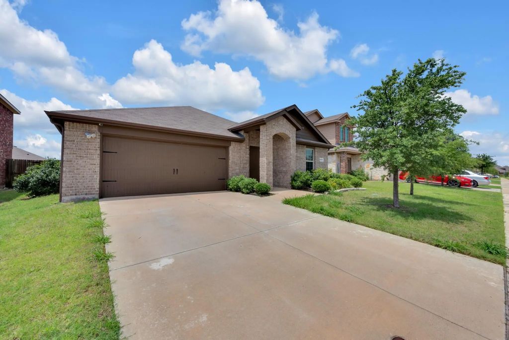 2415 Anton Drive, Forney