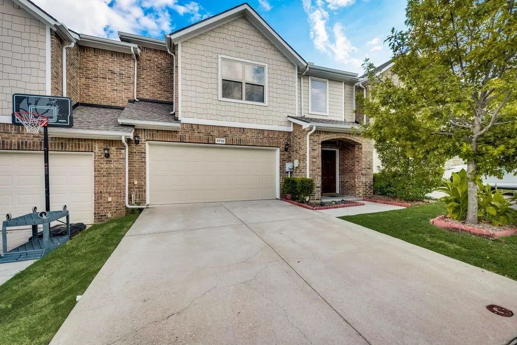 3732 Sicily Street, Irving