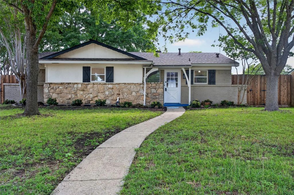 1621 Debbie Drive, Plano