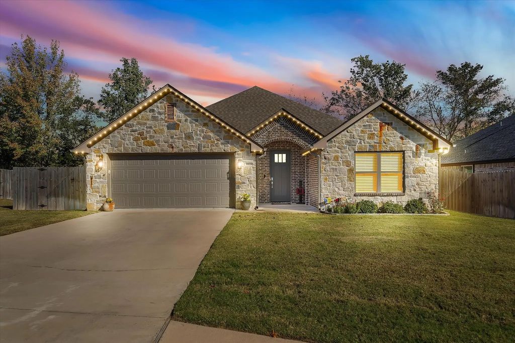10059 Dayspring Drive, Flint