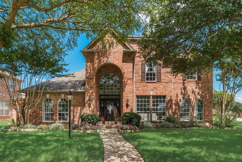 6802 Lochmoor Lane, Garland