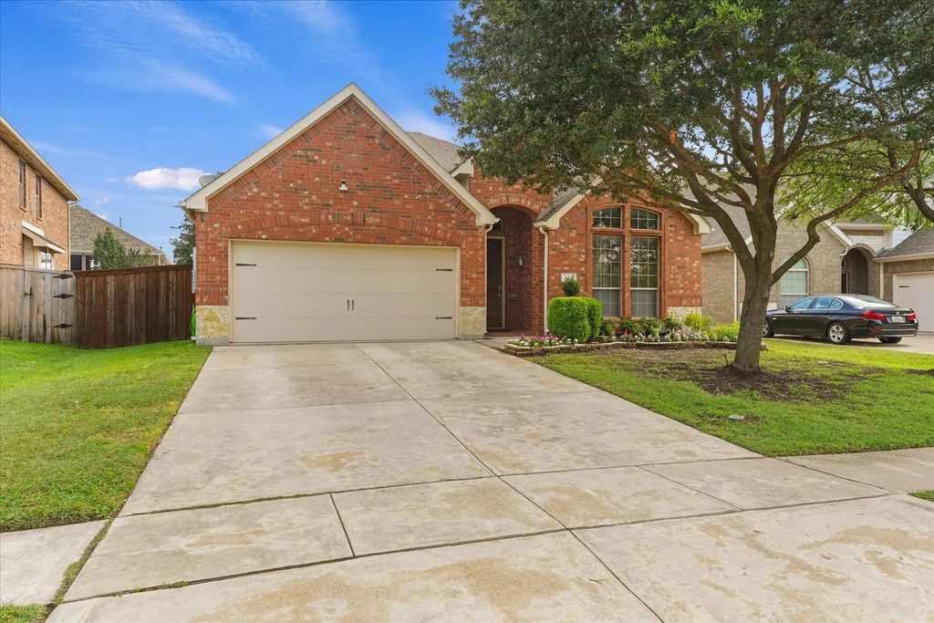 320 Gotland Drive, Grand Prairie