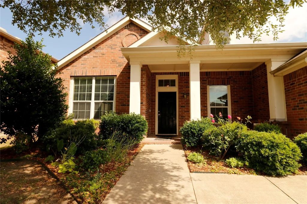 1112 Kimbro Drive, Forney